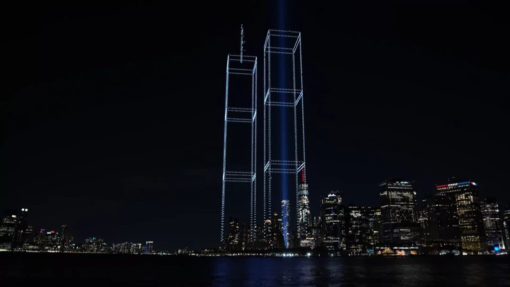 Nederlandse lichtinstallatie brengt Twin Towers voor even terug in New York