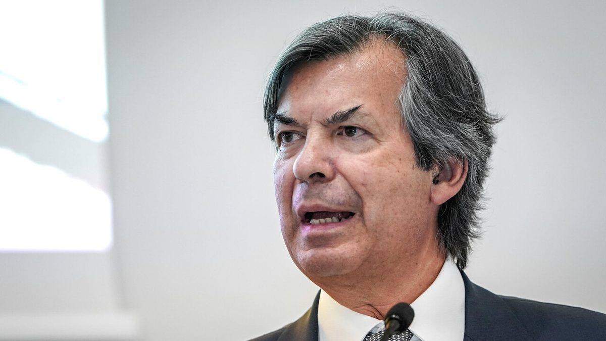 Dall'assemblea di Intesa via libera all'aumento per l'Opas su Mps