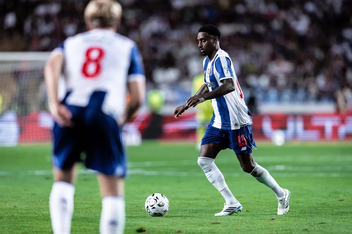 Porto blijft mede door Rosario en goal Gimenez foutloos in Portugal