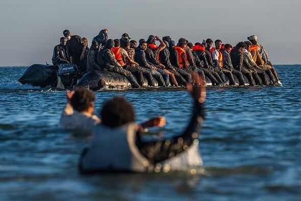 Anti-immigration protesters 'will use their own boat to intercept Channel dinghies'
