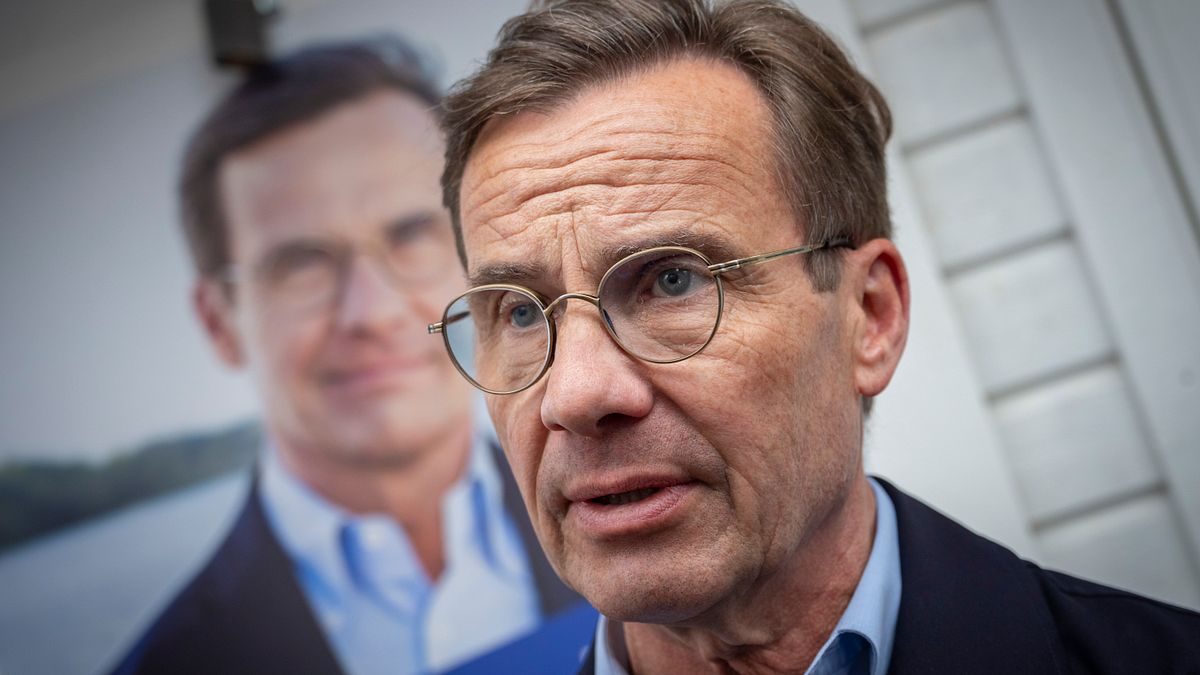 Kristersson anmäls för brott mot mänskligheten