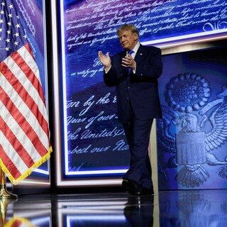 Live - Trump belooft elke volwassen Amerikaan 5.000 dollar als Republikeinen na midterms controle over Congres behouden
