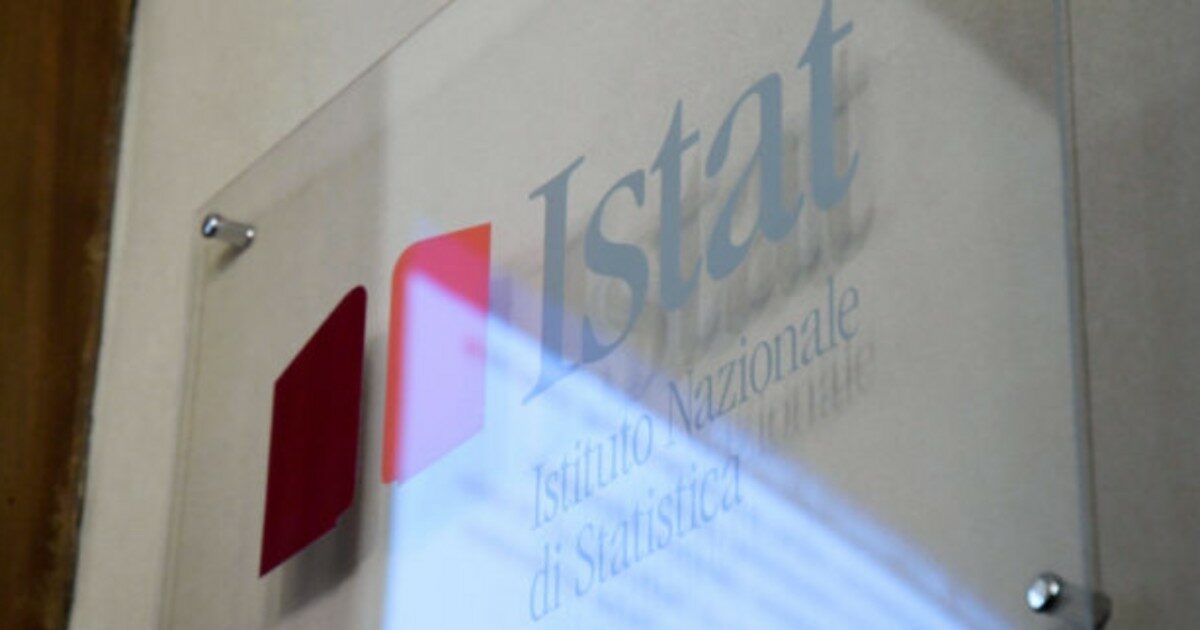 Istat: occupati in crescita tra il 2021 e il 2026, ma invecchiano. “I giovani ritardano l’ingresso nel mondo del lavoro”