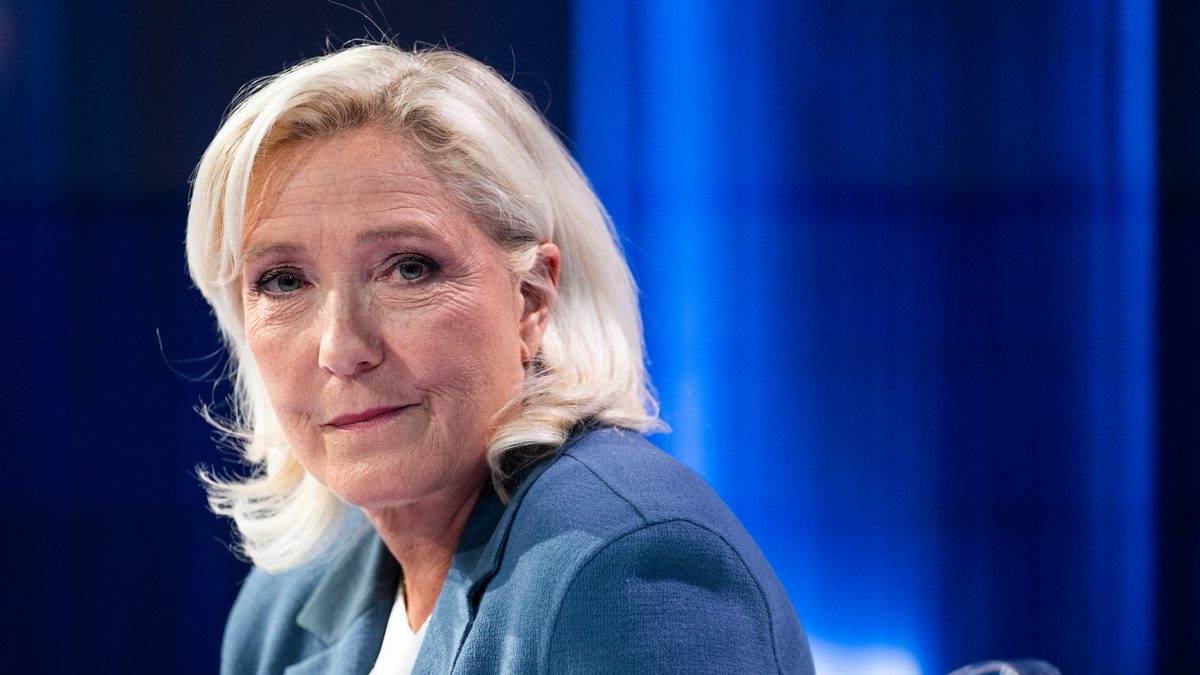 Marine Le Pen affirme qu'elle préfère un budget "imparfait, opérationnel" avant la présidentielle plutôt qu'une loi spé…