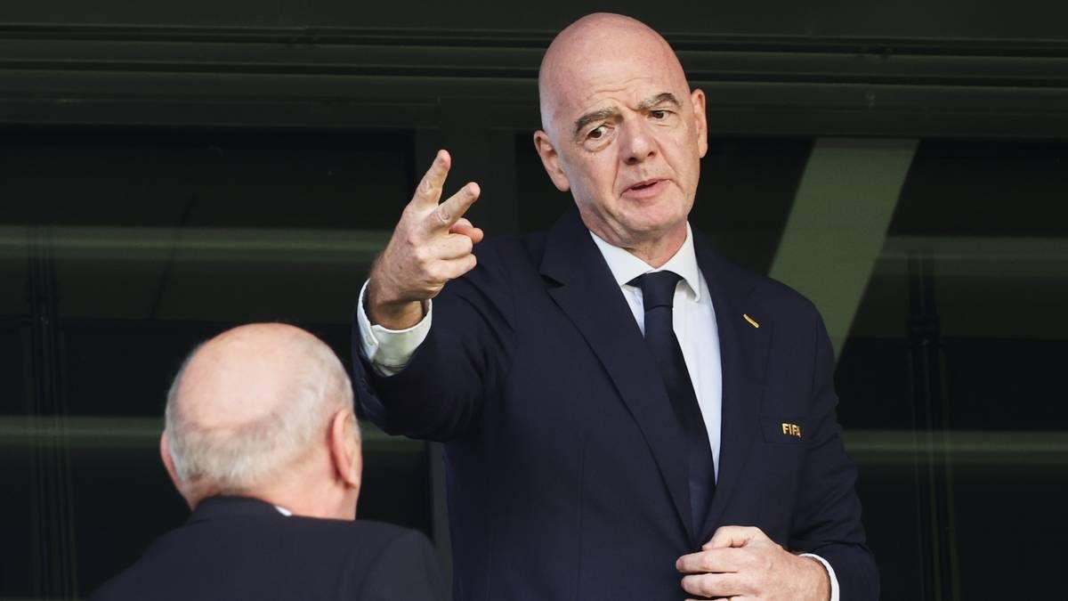 Frankrike trekker støtten til Infantino