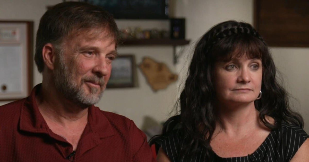 Gold Star family urges Army to release internal probe on Kuwait attack: "My son died unnecessarily"