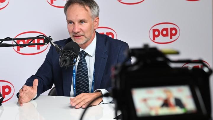 Karpacz/ Politolog: bezpieczeństwo poznawcze to ochrona naszych decyzji przed wrogą manipulacją