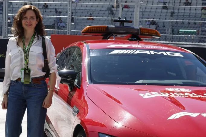 Ayuso carga contra la cobertura de la F1 en TVE: "Está haciendo lo imposible por deslucir el éxito de este evento"