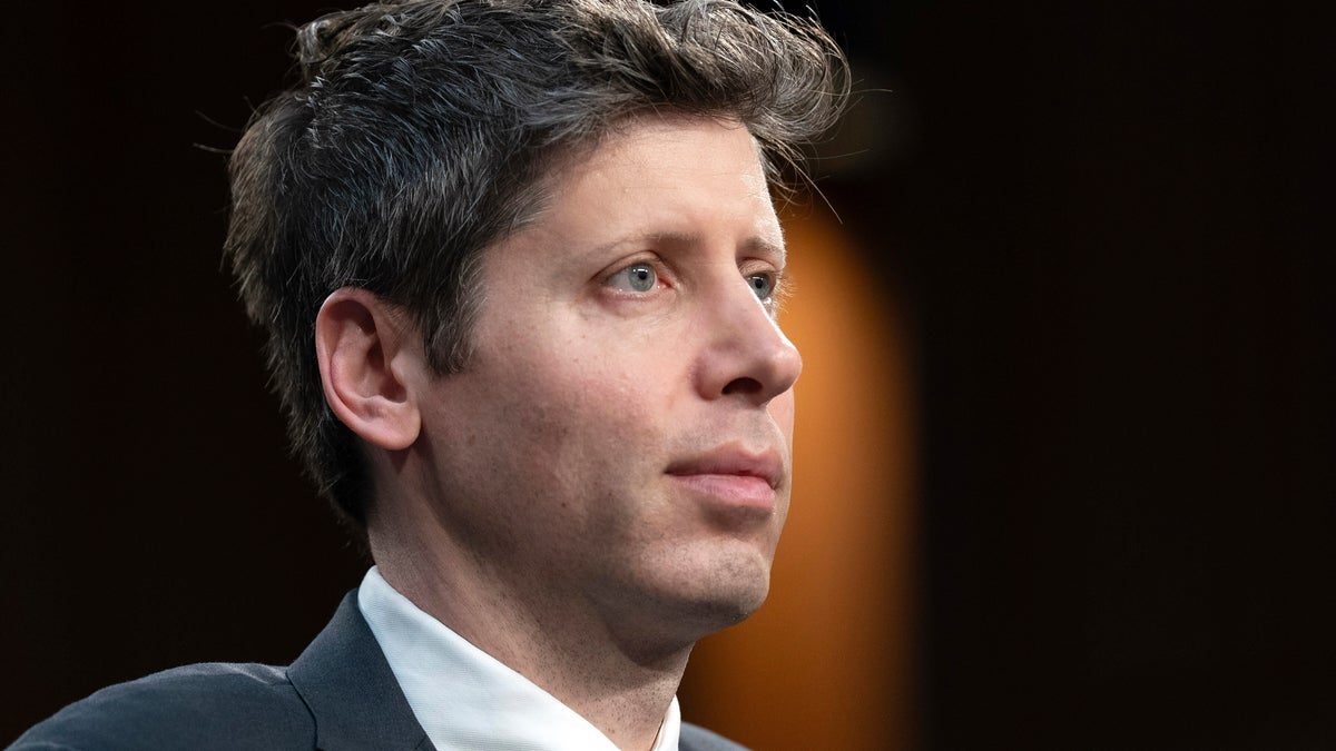 Altman: Ingen börsnotering för Open AI i år
