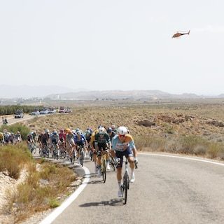 De hitte in de Ronde van Spanje grenst aan het onmenselijke, zeggen renners. Toch fietsen ze door