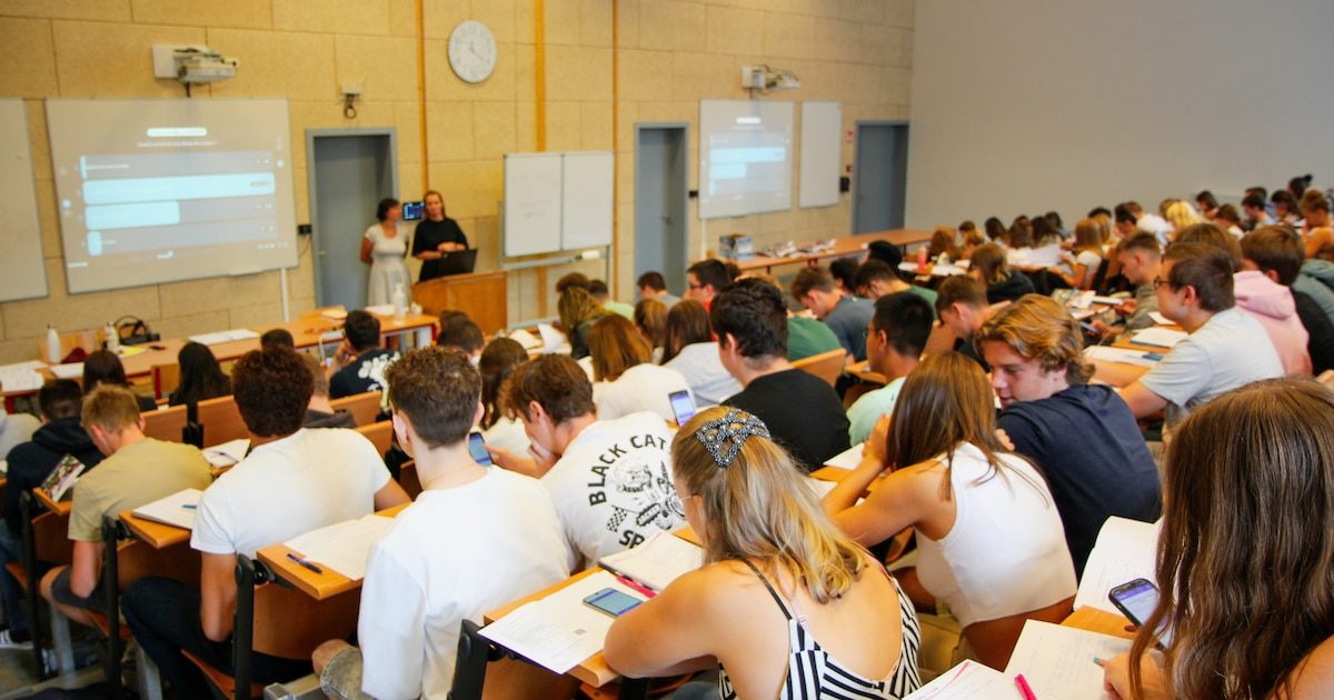 Deux ministres, un budget scindé et des choix paradoxaux: comment la FWB définance l’enseignement supérieur au profit d…