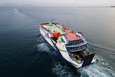 Indonesische veerboot met bijna 250 mensen aan boord in de problemen