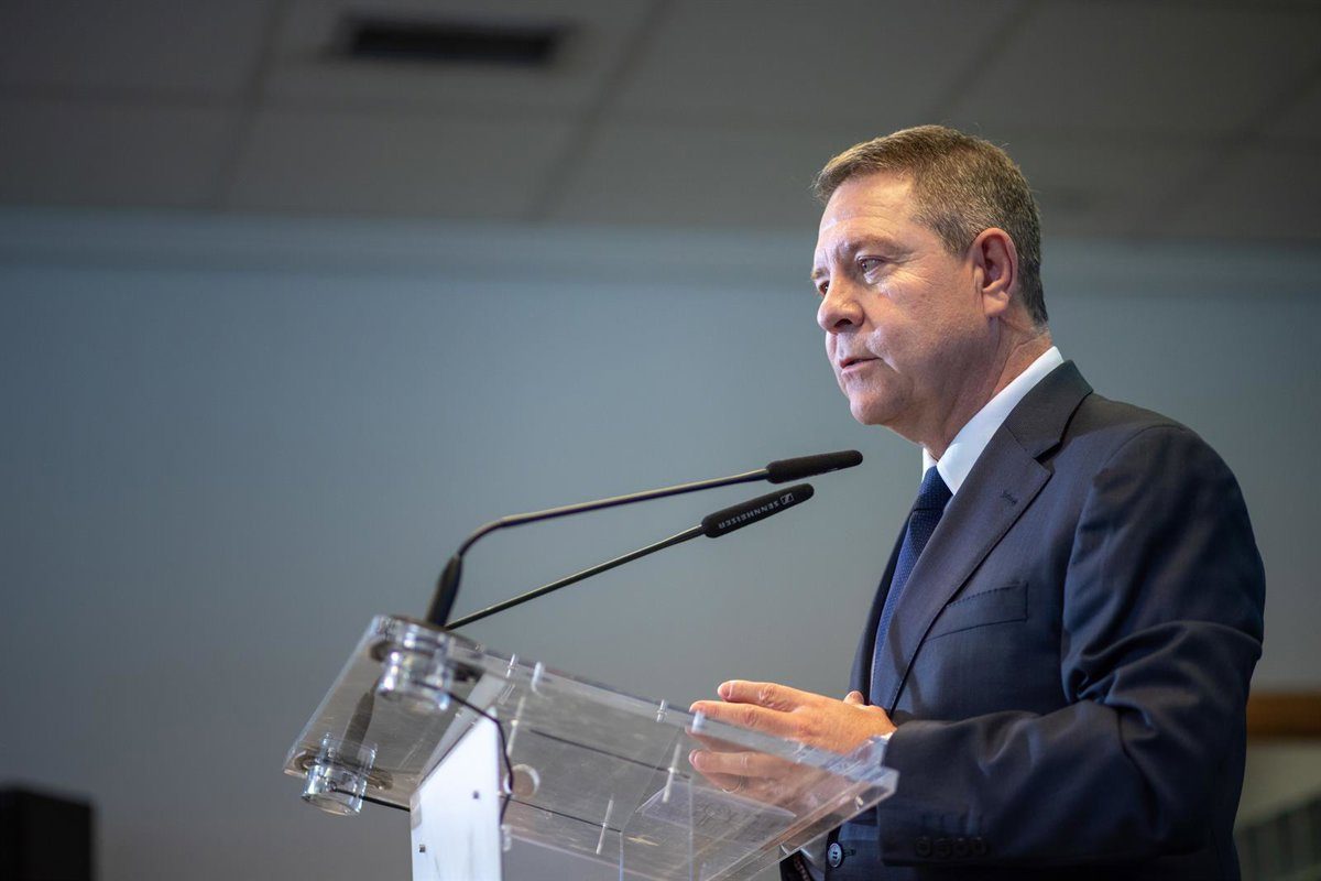 Page se pregunta por qué Sánchez "ataca opiniones minoritarias" cuando vive "arrodillado a las minorías más sangrientas"