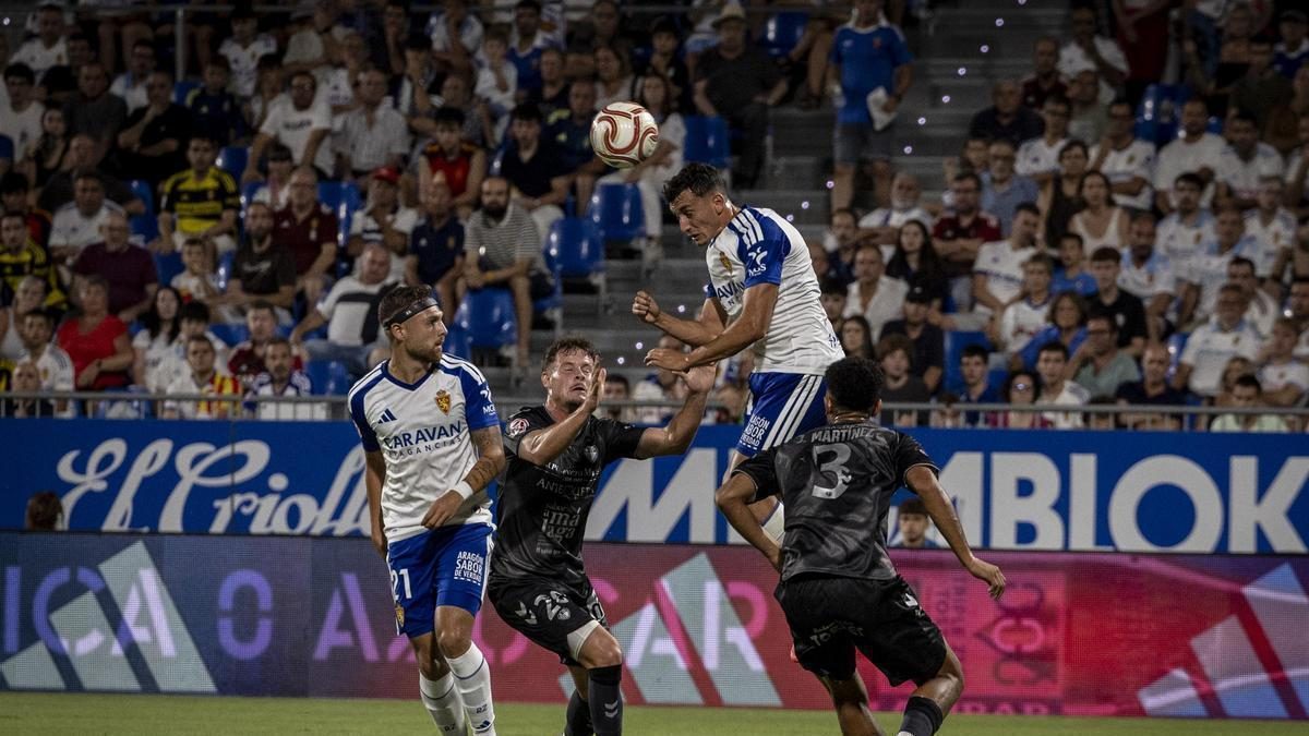 La teórica defensa titular del Real Zaragoza suma más de 1.200 partidos: no pasarán