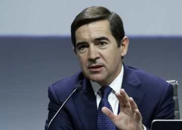 El presidente de BBVA ganó 8,29 millones en 2022, un 5,7% más, y el consejero delegado 7,15 millones