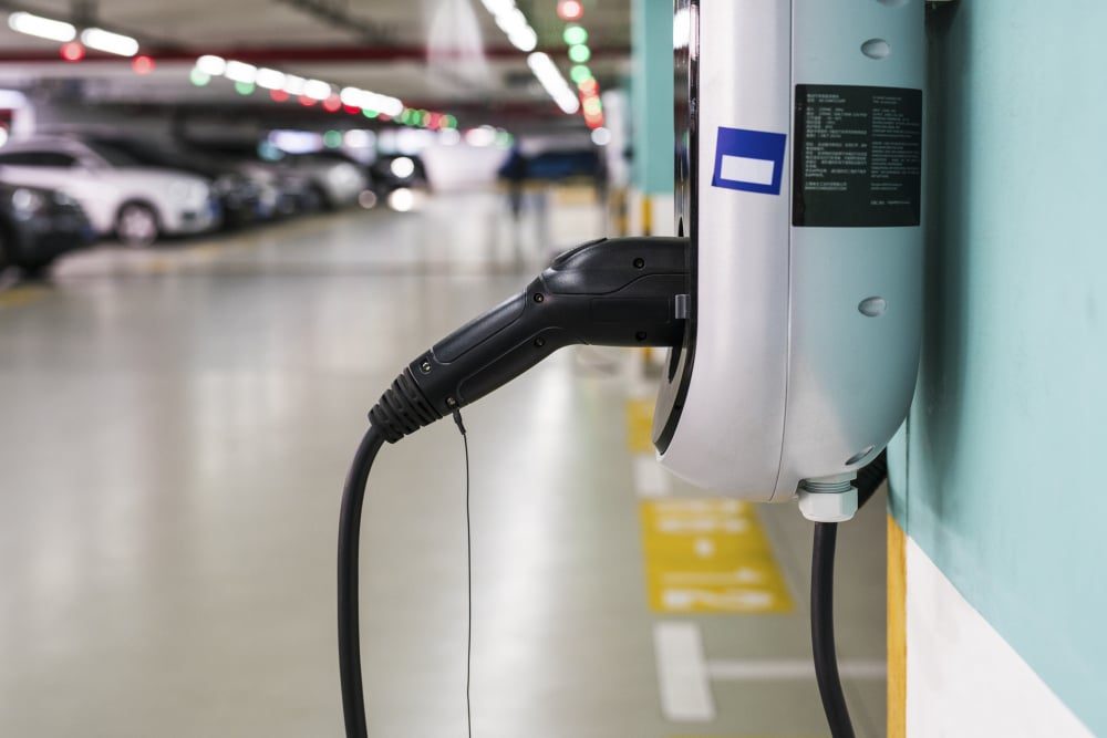 Bornes de recharge électrique : Logivolt passe la seconde dans les copros et les HLM