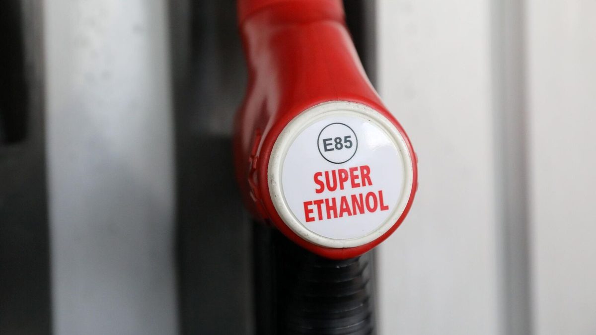 Superéthanol E85 : 850 euros d’économie par an, le succès fou du carburant anti-crise