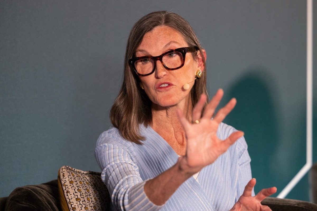 2 Stocks Cathie Wood Is Snapping Up at a Discount Right Now