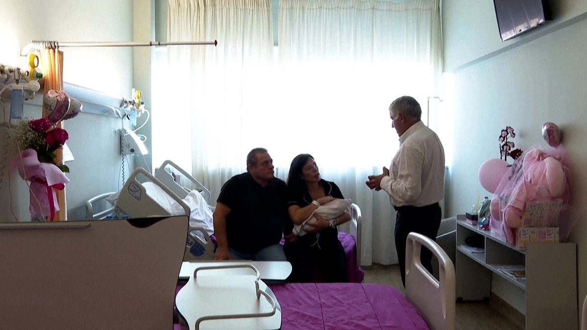 Couple welcomes child from embryo frozen for 22 years