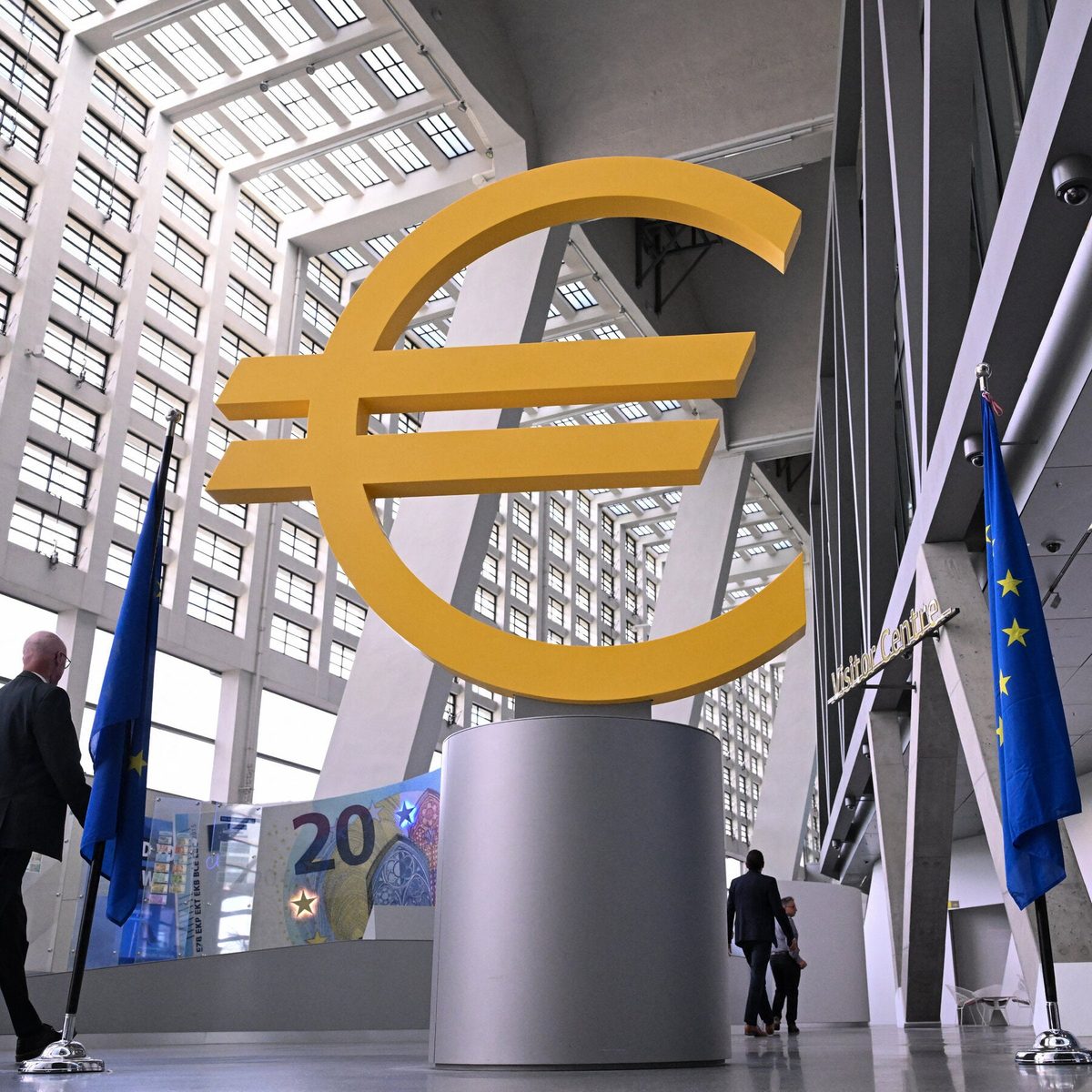 European Central Bank Raises Rates in Bid to Quell Inflation