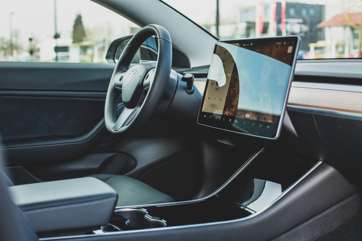 Stalker brengt ex via Tesla-app in 'levensgevaarlijke situaties'