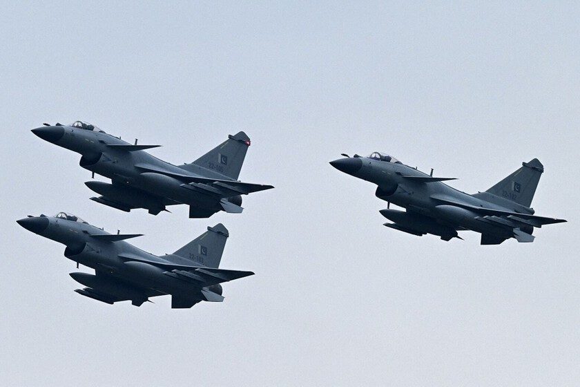 China nunca había desplegado tantos aviones militares fuera de casa. Lo ha hecho frente al ejército más poderoso de Áfr…