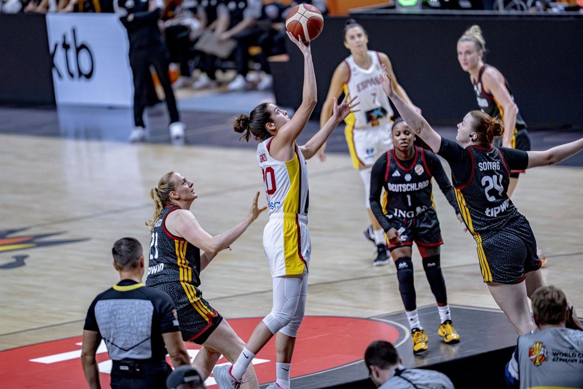 España quiere rehacerse con un gran bronce