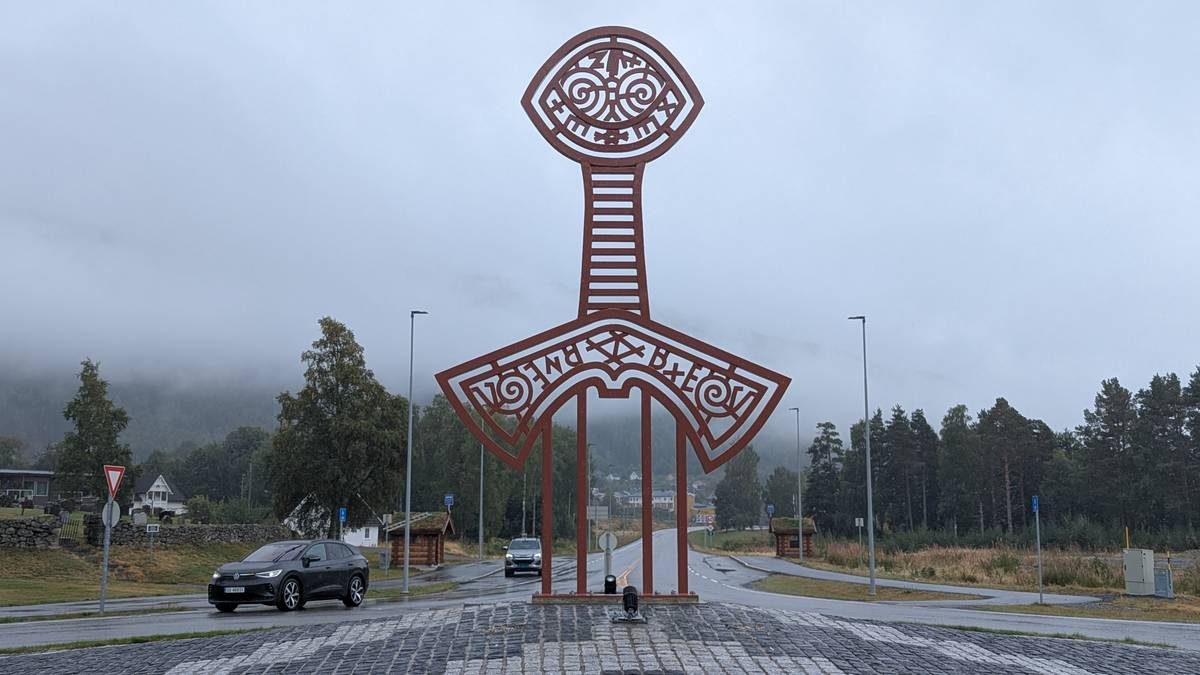 Viking-sensasjon avduket på rundkjøring i Bygland
