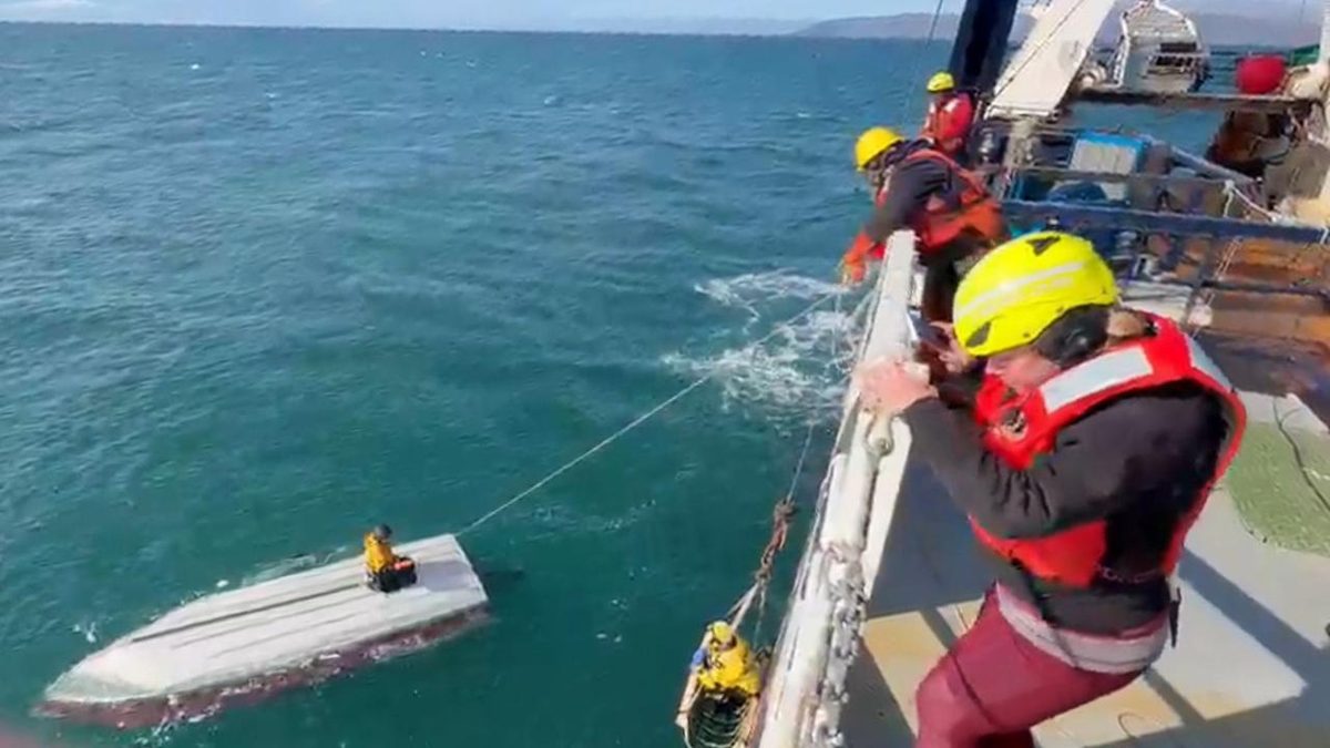 Alaska: 15-Jähriger nach Tagen auf gekentertem Boot gerettet