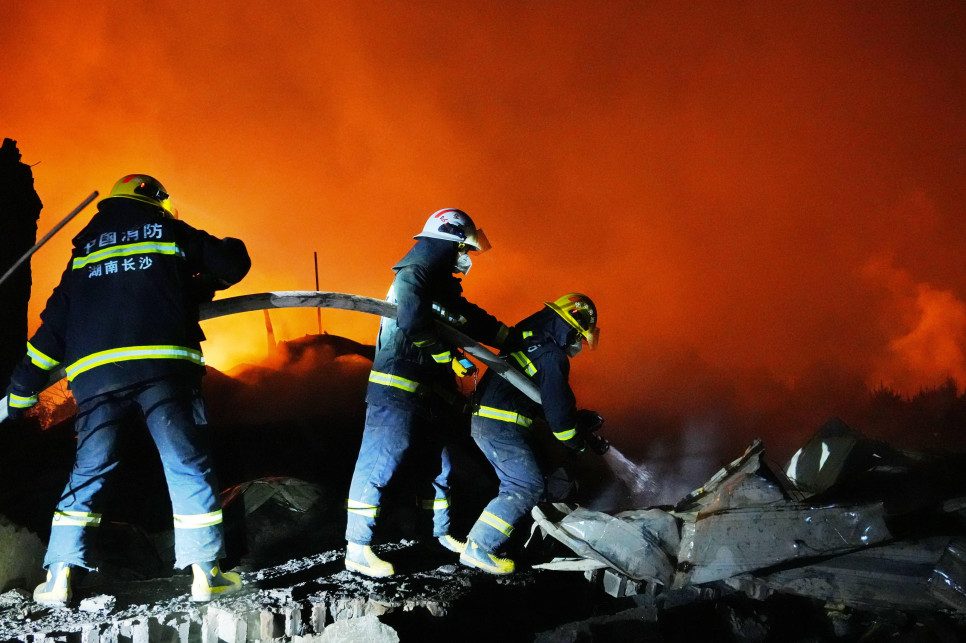 Tragedia w chińskiej stoczni. Ogień wybuchł na zagranicznym statku