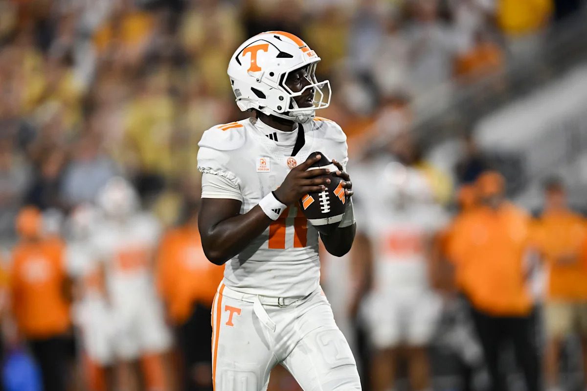 DeSean Bishop rushes for 2 TDs as No. 18 Tennessee handles Georgia Tech 45-24