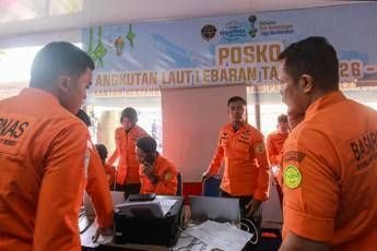 Indonesia, traghetto colpito da una tempesta nel Mar di Giava: un morto e 103 passeggeri salvati