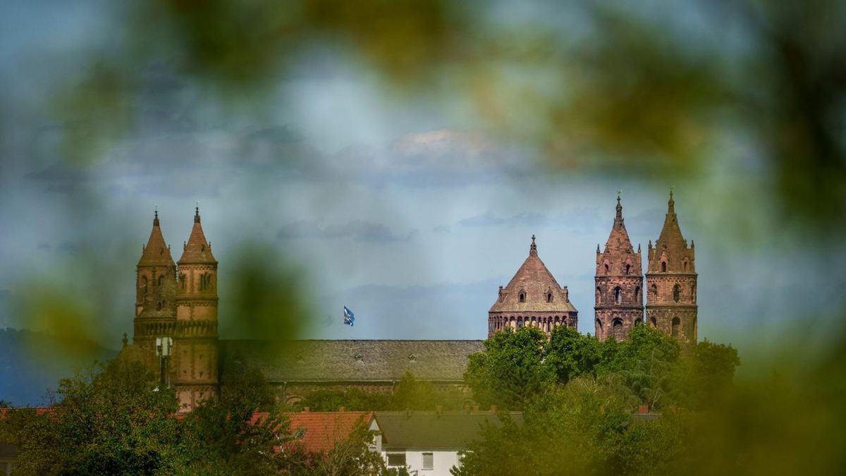 Luther- und Nibelungenstadt: Worms stimmt über neue Rathaus-Spitze ab – Amtsinhaber geht
