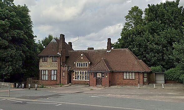 Plans to convert grade-II listed pub into mosque slammed over 'substantial harm'