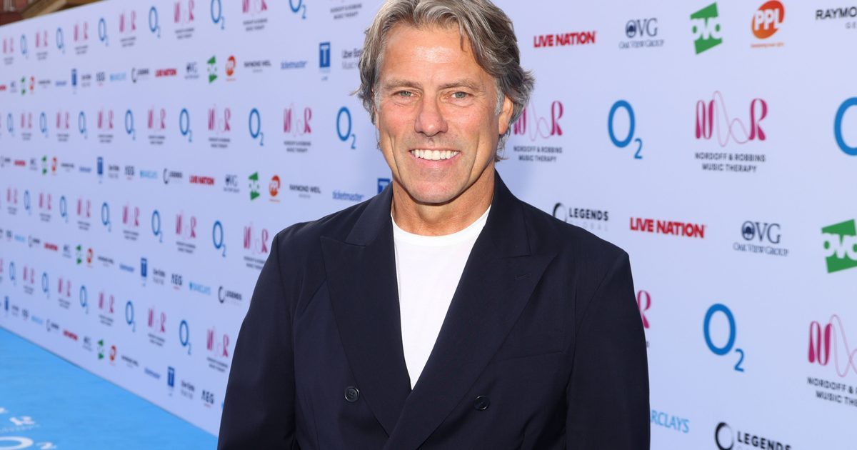 BBC unveils first trailer for John Bishop's "exciting" new game show Wisdom of the Crowd