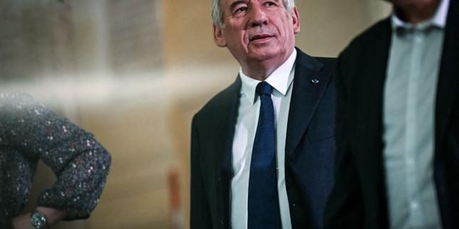 Présidentielle 2027 : François Bayrou tance les candidats de l’espace central, sans « légitimité », et appelle à nouvea…