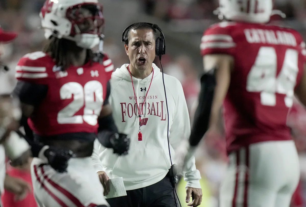 Got a question about Wisconsin Badgers football? Ask our beat writer