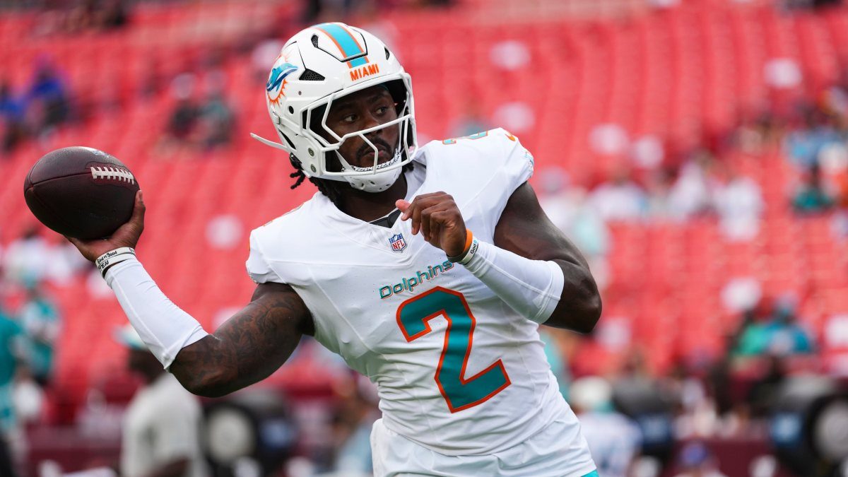 Former Dolphins QB Predicts Team Will Make Embarrassing NFL History