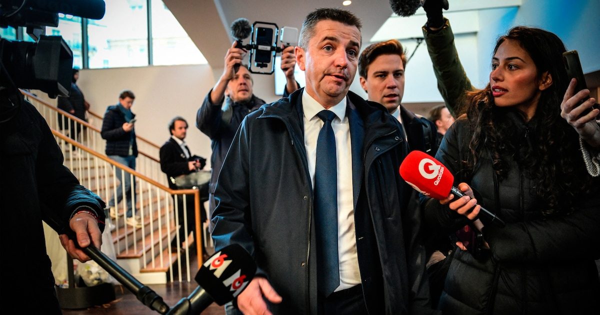 Chantage à la sextape : quatre ans ferme et un retour en prison un ancien maire français