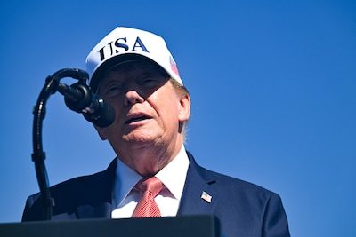 Les étranges récits de Trump sur le 11-Septembre: “Deux pompiers m’ont littéralement soulevé”