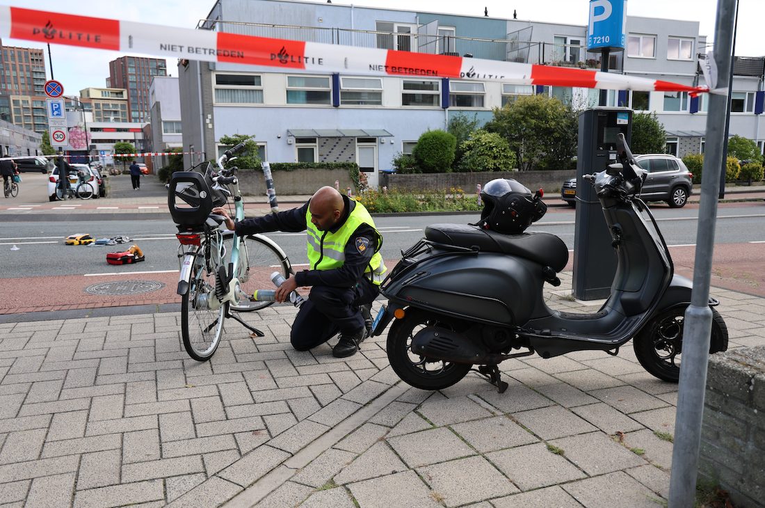 Kindje omgekomen bij botsing tussen fiets en scooter in Leiden