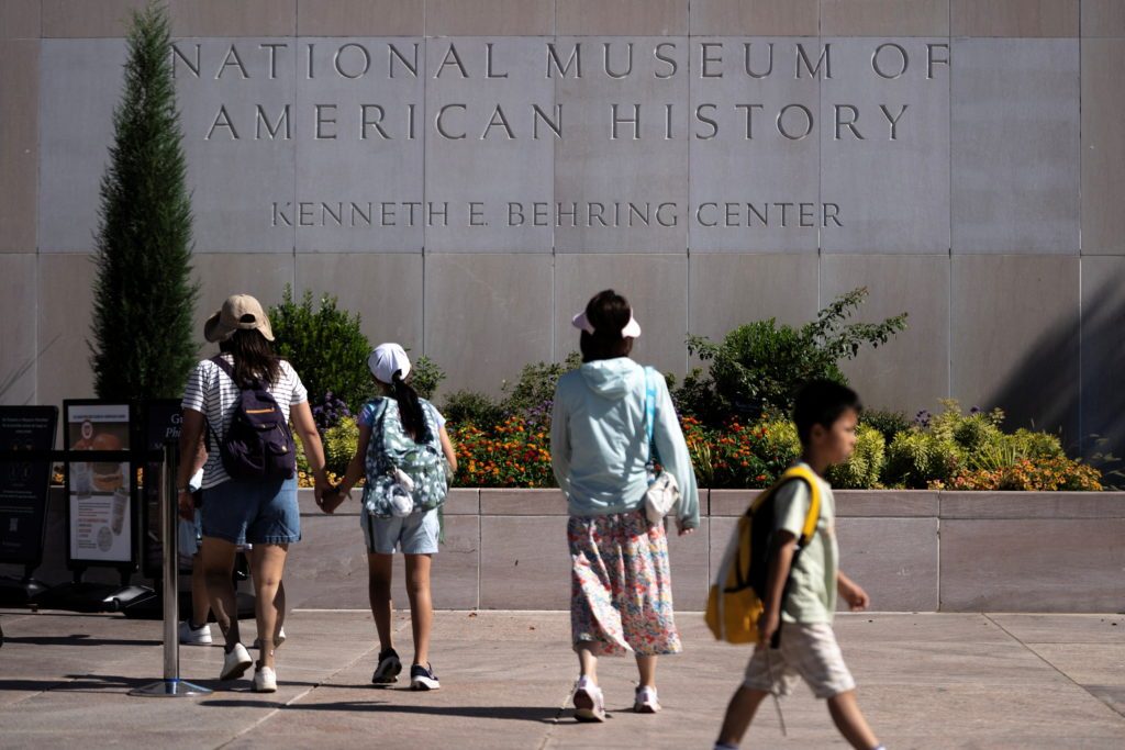 Trump asks Smithsonian to install George Washington statues and exhibit