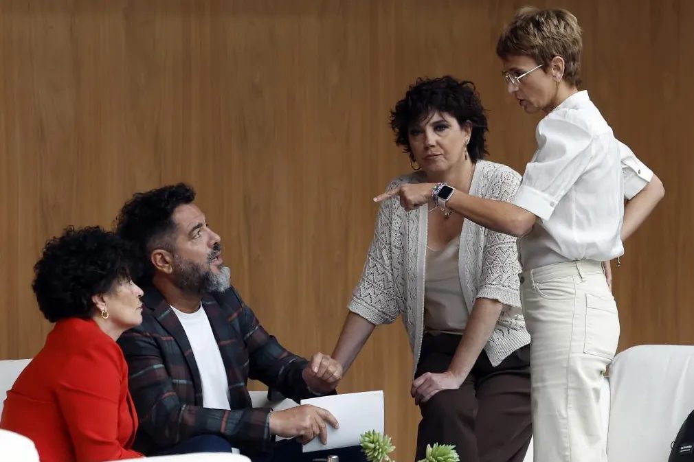 Chivite anuncia que están "a punto de llegar" a Navarra cinco niñas inmigrantes procedentes de Ceuta
