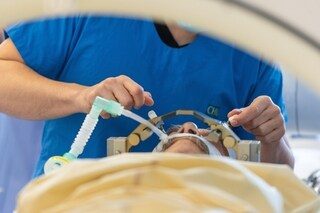 « Certains handicaps sont assez horribles » : jusqu’à 200 patients auraient été mutilés par un neurochirurgien