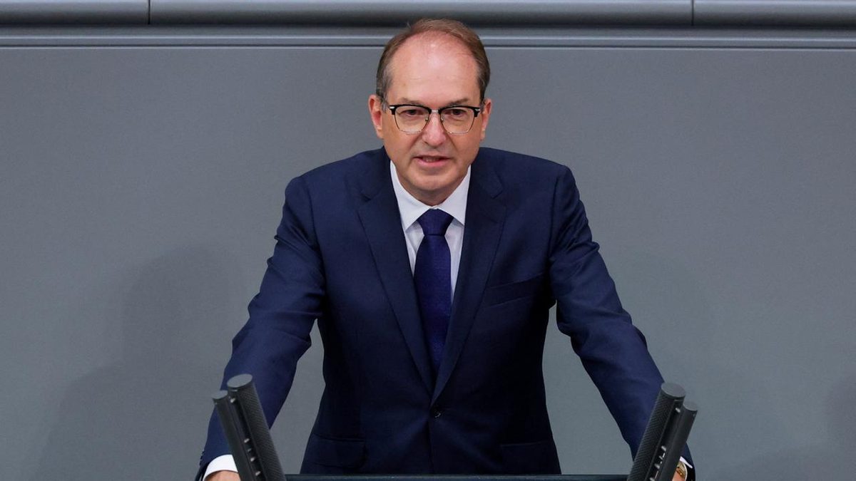Haushaltsberatungen: Dobrindt verteidigt höhere Ausgaben