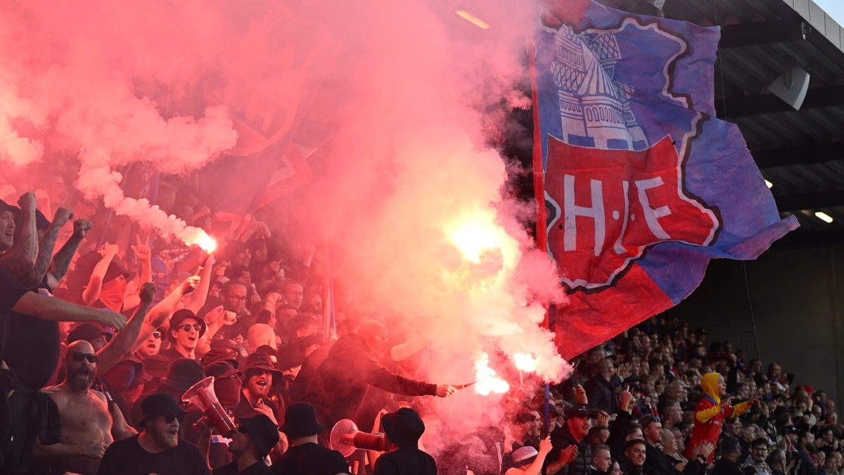 HIF-klacken smugglade in 100 bengaler på arenan: ”Vi fattar inte hur”