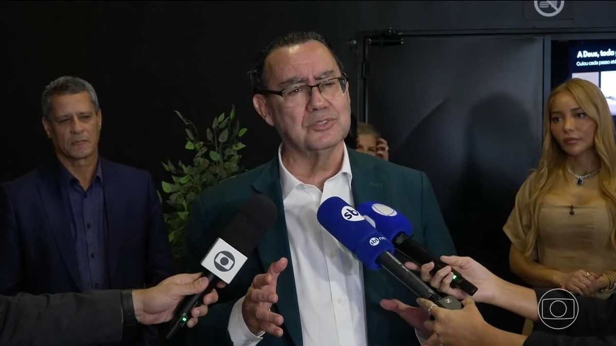 Augusto Cury, candidato à Presidência pelo Avante, faz campanha em São Paulo