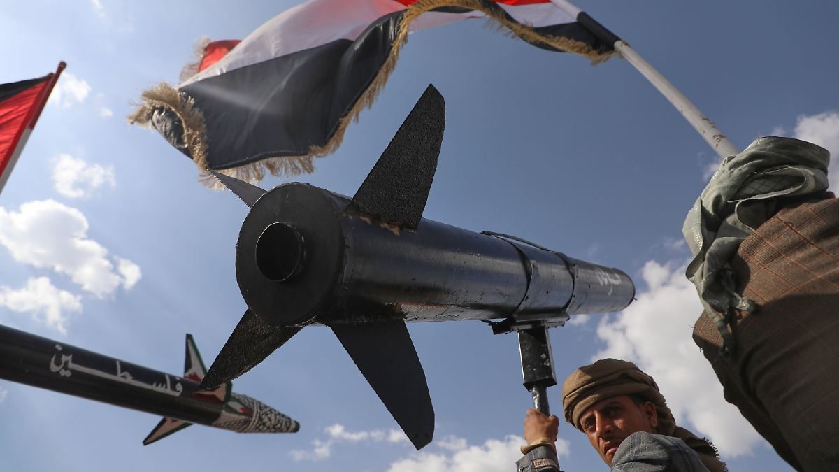 Erst Ölanlagen, nun Stützpunkt: Huthi verstärken ihre Angriffe auf Saudi-Arabien