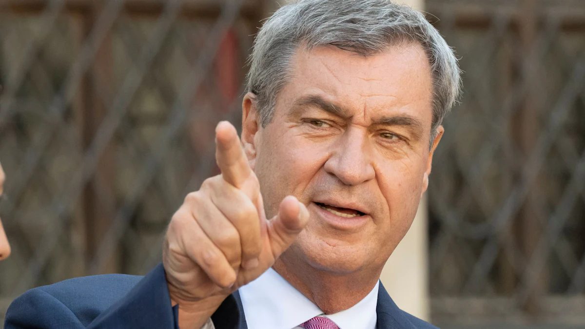 Newsblog zur Bundespolitik: Söder: CSU wird Kanzler Merz „auf keinen Fall“ stürzen