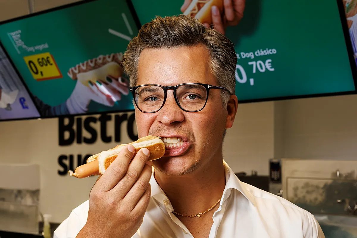 Carl Aaby, CEO de Ikea: "Está más que bien que la gente venga solo a comer a Ikea, algún día volverán y comprarán un so…